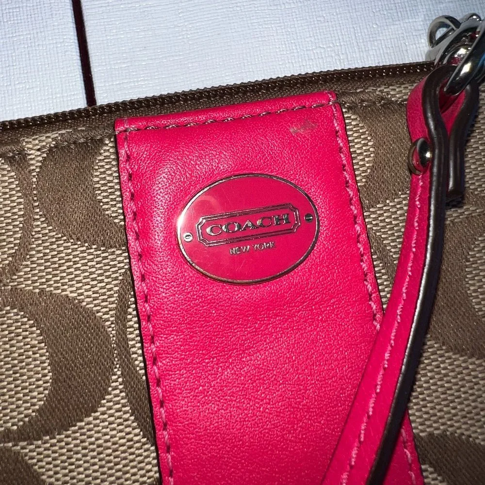 Coach Wristlet in Pink & Classic Brown "C" Pattern - Picture 6 of 12